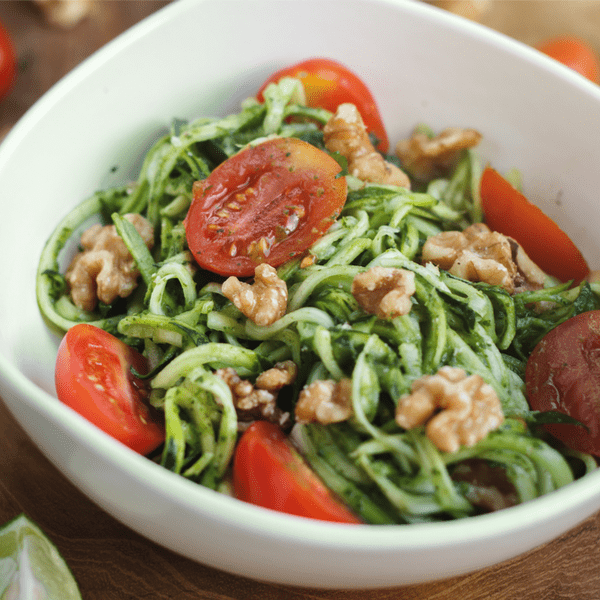 Zucchinipasta mit Tomaten