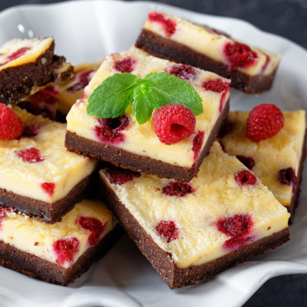 Cheescake Brownies mit Himbeeren